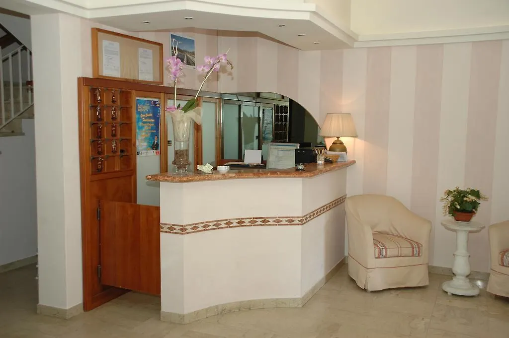 Hotel Ristorante La Terrazza 利多迪卡马约雷